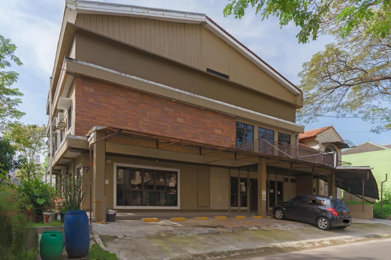 Koolkost Syariah At Taman Simprug Cikarang Hotel Bekasi Exterior photo