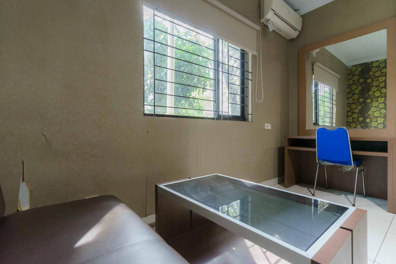 Koolkost Syariah At Taman Simprug Cikarang Hotel Bekasi Exterior photo