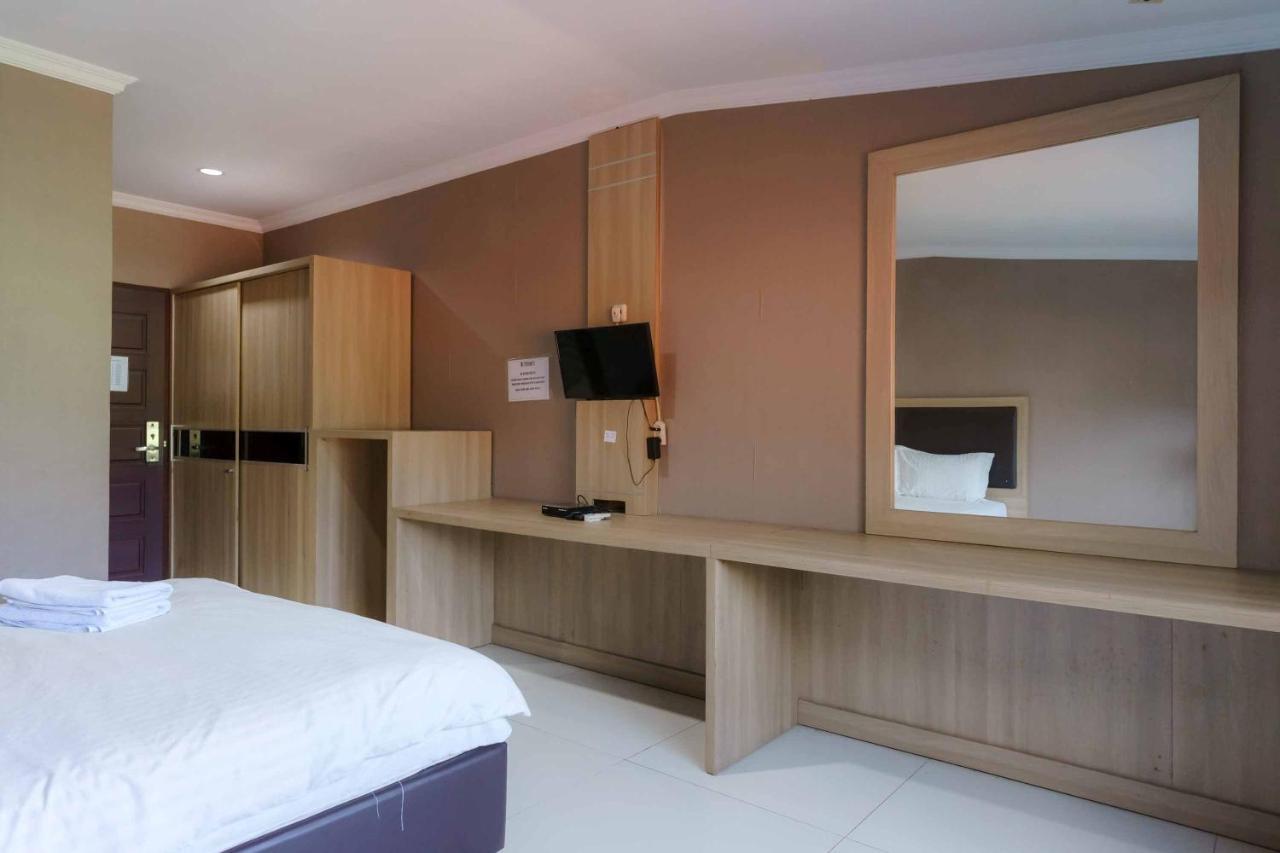 Koolkost Syariah At Taman Simprug Cikarang Hotel Bekasi Exterior photo